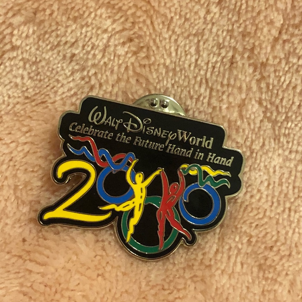 Disney Pin‼️BOGO‼️